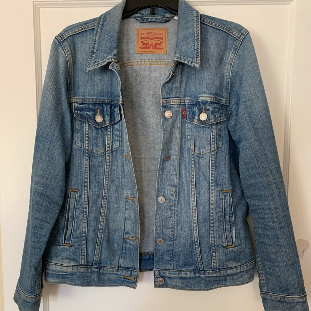 Levi’s medium wash denim jacket